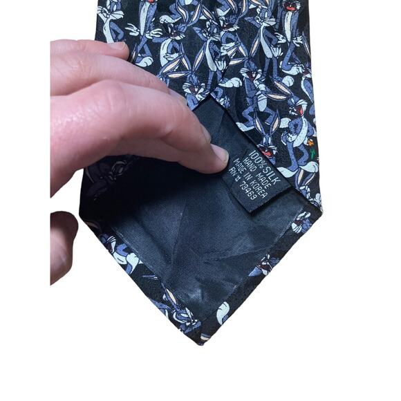 Vintage Looney Tunes Mania Bugs Bunny All Over APO Novelty Necktie 1996 Silk - Picture 5 of 7